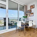 Primero Top-suite I 22 Stock I Messe Zentrum Kongress Apartment